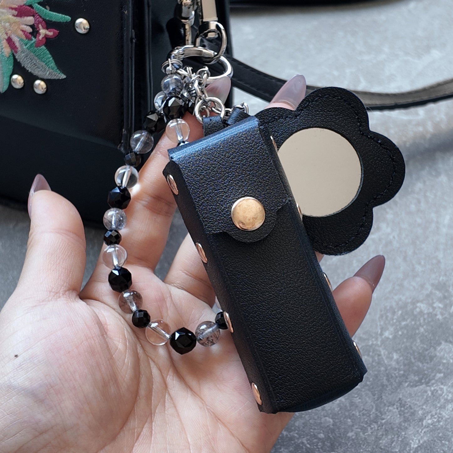 NUMA Lip Case